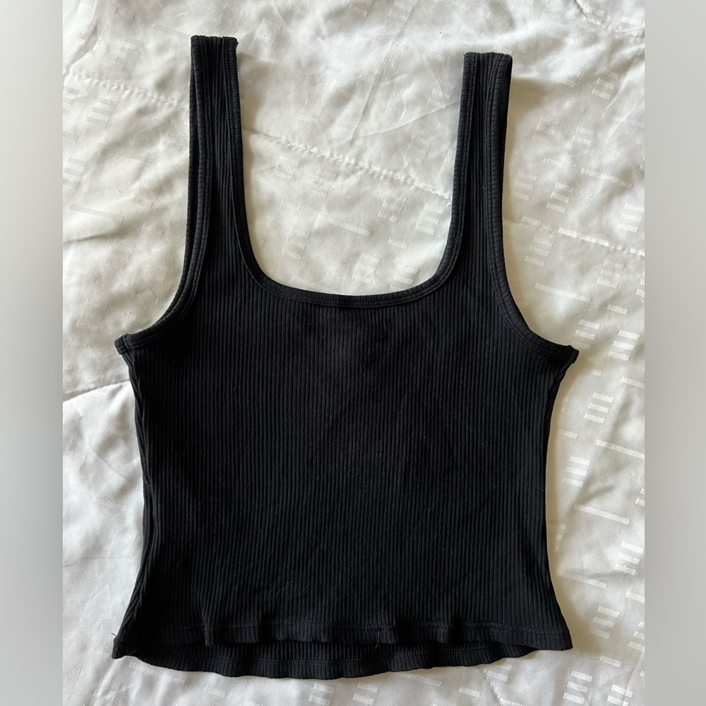 Fabletics Daily Rib Cropped Square Neck Tank in Black